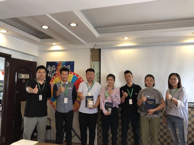 總監合影.jpg